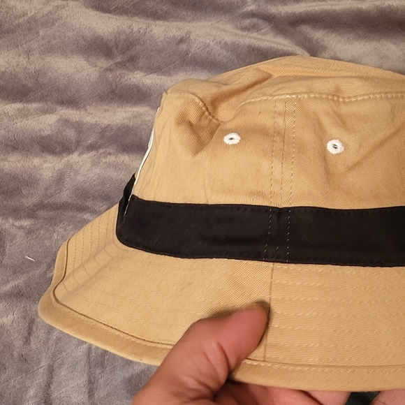 Hat (Bucket) - Picture 2 of 8